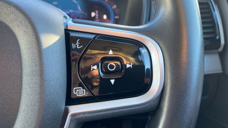 Volvo XC90 2.0 B5D [235] Plus Dark 5dr AWD Geartronic Diesel Estate